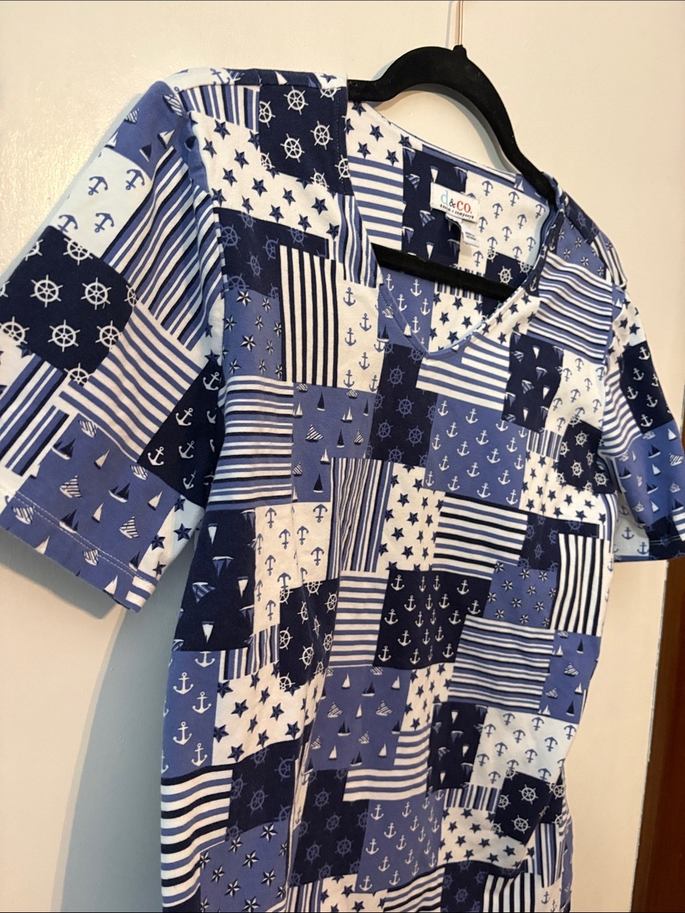 Denim&Co Blue Patchwork Print Short Sleeve Top - Picture 6 of 6